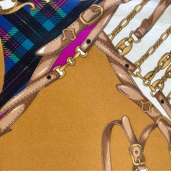 Traditional equestrian square scarf. - Picture 5 of 6